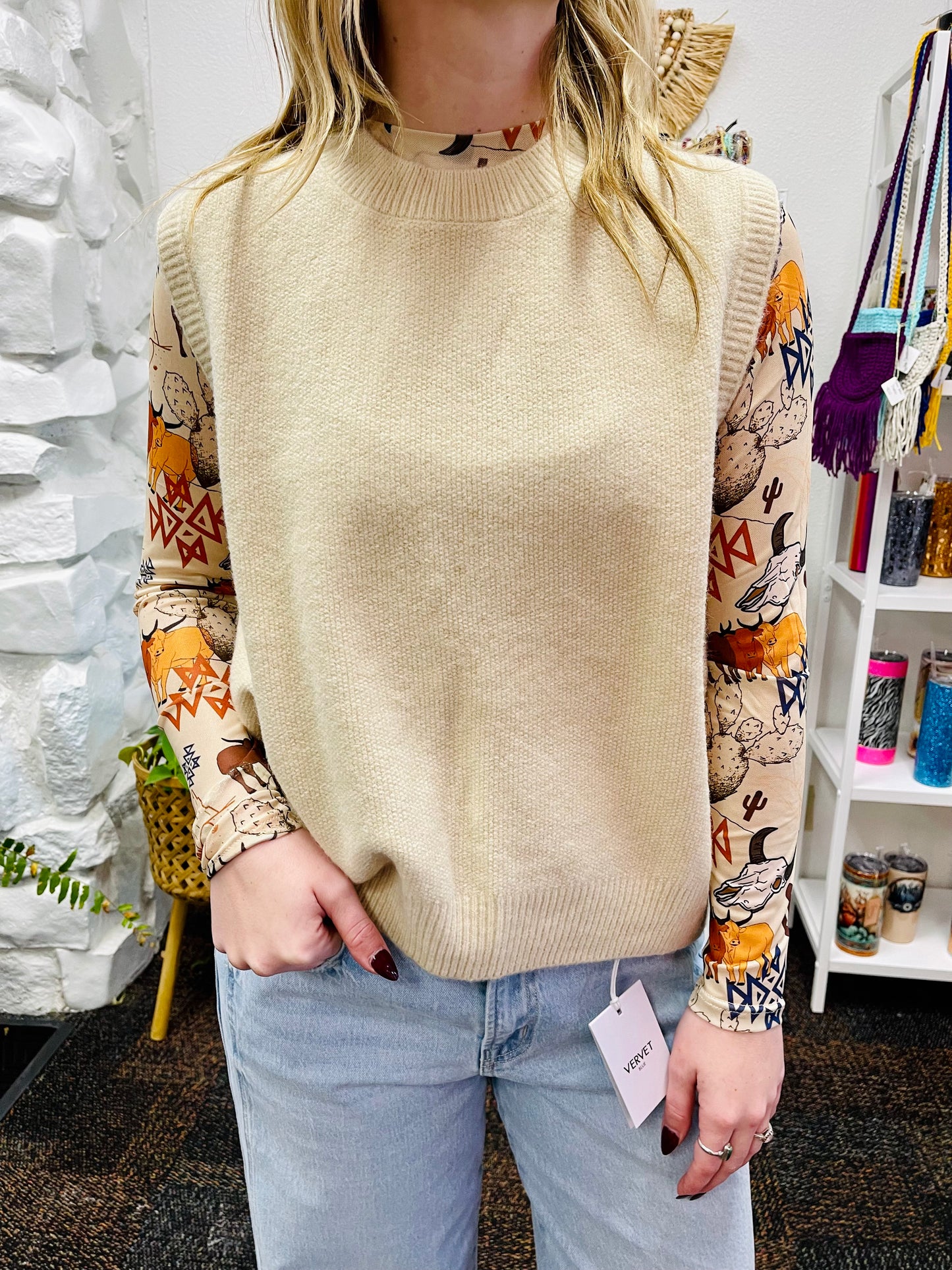 ROUND NECK Sweater VEST WITH SLIGHT OPEN BACK - Sale